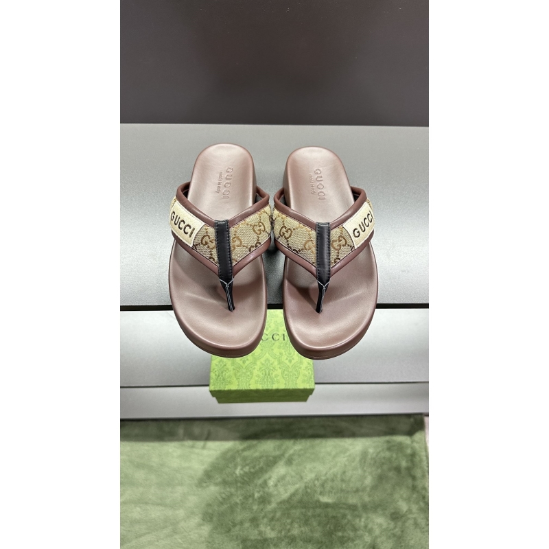 G*u*i slippers